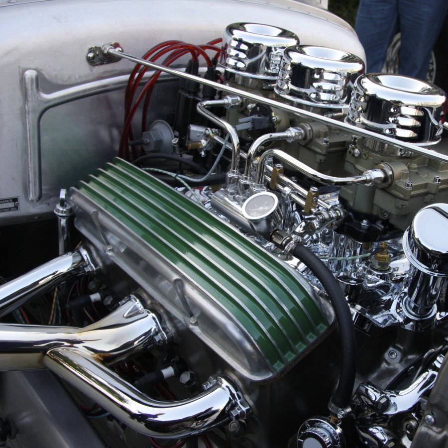 Small Block Chevy Nostalgic Polished Aluminum Finned Tall Valve Covers